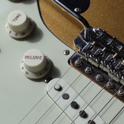 Fender MIJ FSR Collection Hybrid II Stratocaster Mystic Aztec Gold image 9