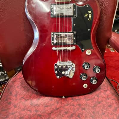 Guild Polara S-100 electric guitar with tremolo 1970s - Cherry image 2