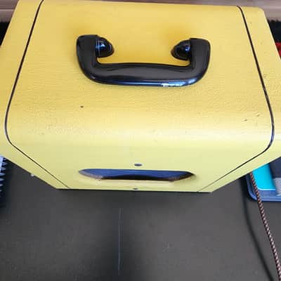 1950s Valco/Oahu yellow sunshine 1x8 amplifier image 4