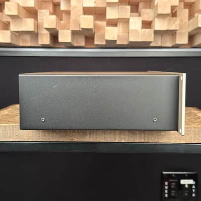 Neumann V 402 Dual Channel Microphone Preamp. MINT V402 image 7