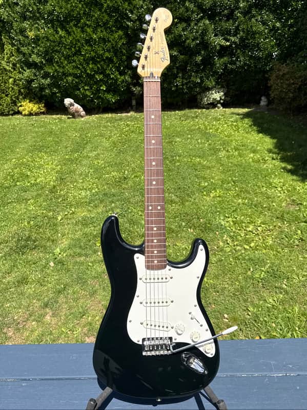 1995 Fender MIM Squire Series Stratocaster Black NR MINT image 1