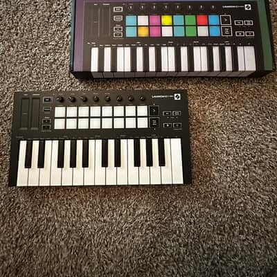 Novation Launchkey Mini MKIII MIDI Keyboard Controller 2019 - CIB