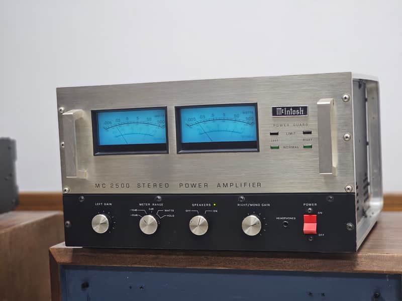McIntosh Mc-2500 Power Amplifier Vintage 500W Excellent Working Serviced
