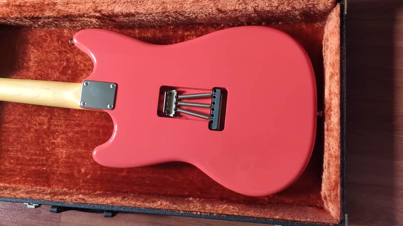 2020 Fender Char Signature Mustang Zicca Limited Edition Hiiro Red