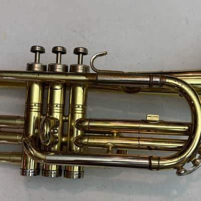 Conn Director Bb Trumpet – Early 1960s – Good Player – Conn 4 Mouthpiece + Accessories image 7