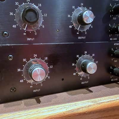 Universal Audio 1176AE Anniversary Edition Black / Blue Stripe Stereo Pair. Rare image 2