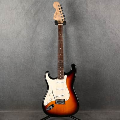 Squier Affinity Stratocaster - Left Handed - 3 Tone Sunburst - 2nd Hand image 2
