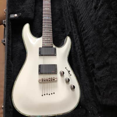 Schecter Diamond Series (Hellraiser) 2012 White image 2