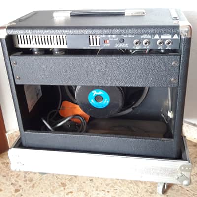 Fender Super 60 Two-channel 60 Watt + Fight Case image 3