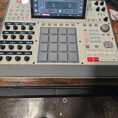 Akai MPC X Special Edition Standalone Sampler / Sequencer 2023 - Present - Grey image 2