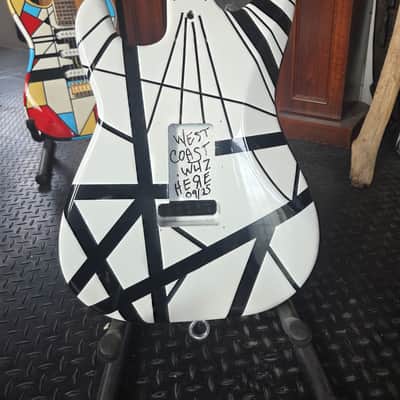 Fender Squire 2000s - EVH black and white image 4