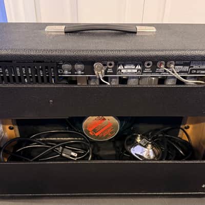 Fender '64 Custom Deluxe Reverb-Amp 2-Channel 20-Watt 1x12" Guitar Combo 2017 - Present - Black image 2