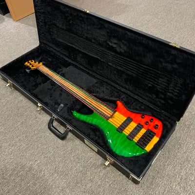 Roscoe 6-String Fretless "Jon Jon" Signature Rasta Bass image 16