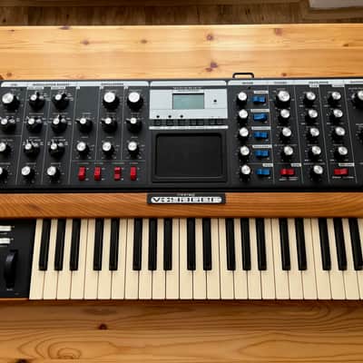 Moog Minimoog Voyager 2002 - Wood image 11