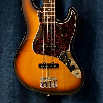 Fender American Vintage ‘62 Jazz Bass 1995 - Sunburst image 2