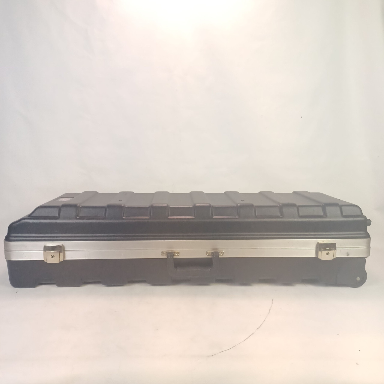 SKB Hardware Case 36.5"x12" Stand Rack Hard Shell Flight Wheels Molded ATA USA — main photograph