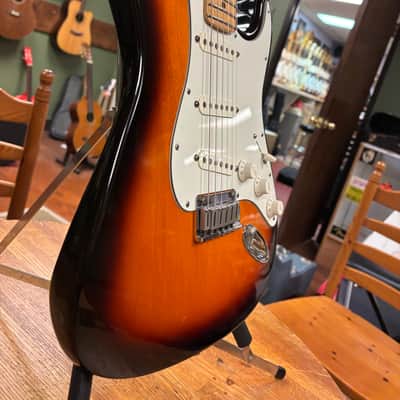 1994 Fender 40th Anniversary American Standard Stratocaster with Maple Fretboard Brown Sunburst image 7