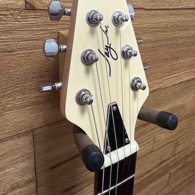 Jay Turser JRV-24 Flying V Electric Guitar -24" scale - Vintage White image 6