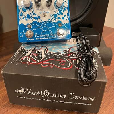 EarthQuaker Devices Avalanche Run v2 with Box and Adapter image 1