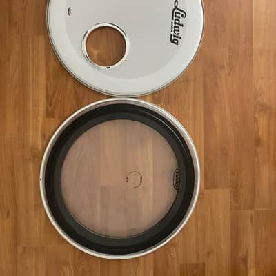 Ludwig white bassdrum head 22 inches + Evan head image 3
