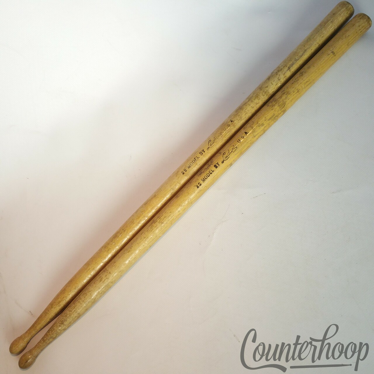 Ludwig 2x Drum Sticks 2S Model Script Logo Vintage60s Wood-Tip Thick/Fat Classic — main photograph