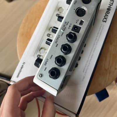 TC Electronic Plethora X3 TonePrint Multi-Effects Pedalboard 2022 - Present - White image 3