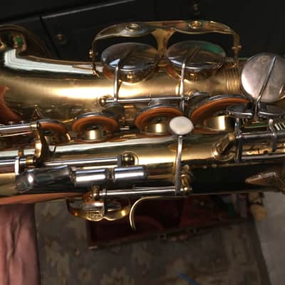 SUMMER DEAL PRO VERSION "MADE EXPRESSLY" FOR F. E. OLDS EARLY L.A PARISIAN ALTO SAXOPHONE (NOT "AMBASSADOR" CHEAP LATER ONE) ORIGINAL LACQUER NEWER PADS BRILHART MPC , NICE CASE, EXTRAS made france image 3