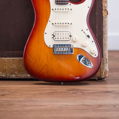 2012 Fender USA American Standard HSS Stratocaster - in Sienna Sunburst - Ash Body image 3