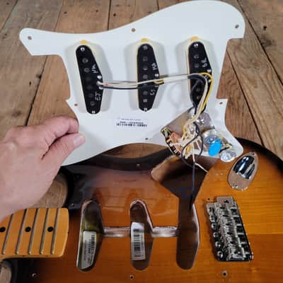 Fender Eric Johnson Thinline Stratocaster 2018 Sunburst Original Case & Paperwork - Sunburst image 18