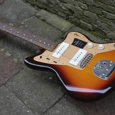 Fender Limited Edition Vintera II Road Worn 50s Jazzmaster- 3-Color Sunburst(4) image 6