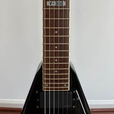 ESP LTD V300 2011 EMG 81/60 with ESP Hard Case image 6
