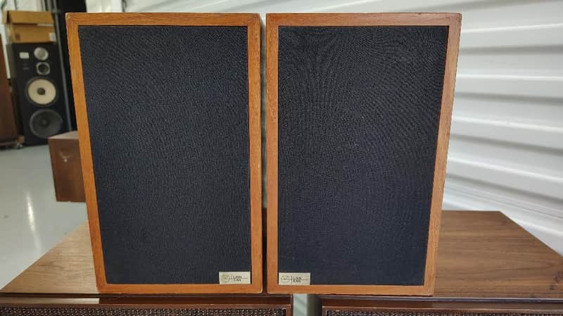 Linn Kan Mark II bookshelf speakers in excellent condition -n 1980's image 1