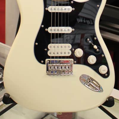 Squier Classic Vibe 70's Stratocaster HSS Hardtail Electric Guitar Olympic White 7lbs 10oz image 2