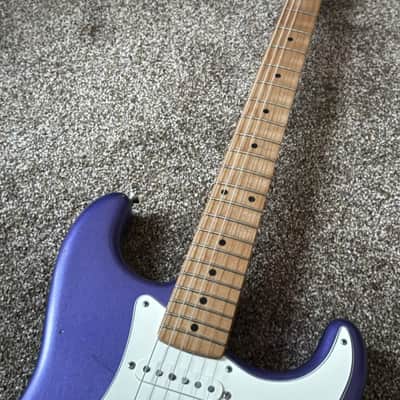 Fender Vintera Road Worn Mischief Maker Stratocaster 2021 - Metallic Purple image 8