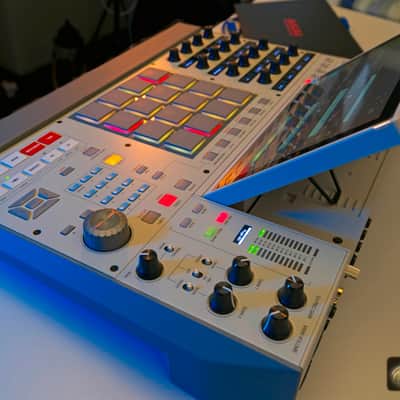 Akai MPC X Special Edition Standalone Sampler incl. MPC Pro Pack upgrade image 11