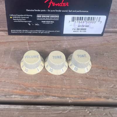 Real Life Relics Genuine Fender Aged White Stratocaster® Knobs (Set of 3) 0991369000    [DQ6] image 2
