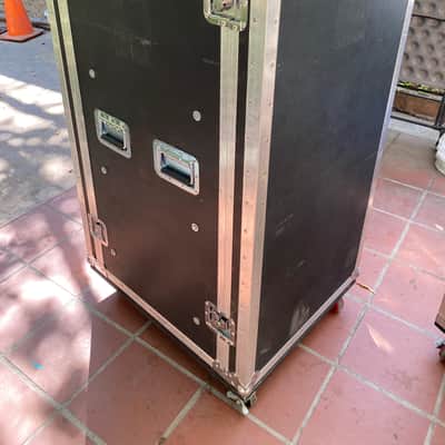 Custom 20 Space shock mount case on wheels - Black image 1