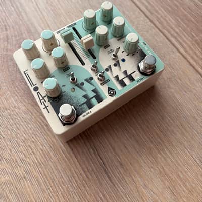 Old Blood Noise Endeavors Float Dual Moving Filter 2022 - Present - Cream / Mint Graphic image 2