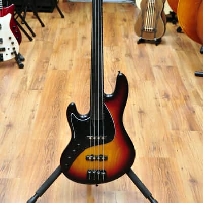 Sandberg California TT4 Fretless Left handed 3 Color Sunburst image 2