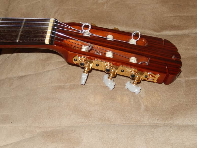 HAND MADE IN JAPAN GREAT VINTAGE SUZUKI C200 CLASSICAL GUITAR | Reverb