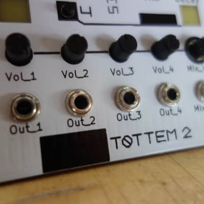 Atomosynth Tottem 2 2023 - White image 2