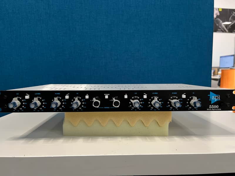 API 5500 Dual 4-Band Equalizer 2007 - 2019 - Black image 1