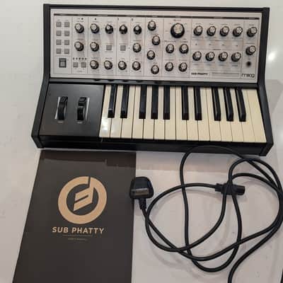 Moog Sub Phatty 2010s - Black image 6
