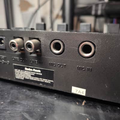 Realistic Radio Shack Analog Overdrive 32-1110 BBD Electronic Reverb - Black image 10