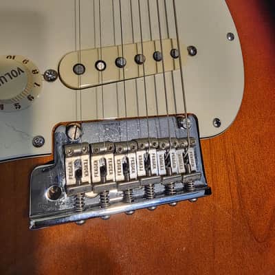 Fender American Standard Stratocaster, Left handed - 3-color Sunburst, Maple Fingerboard 2014 image 18