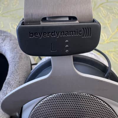 Beyerdynamic DT-880 Pro. Semi-Open Studio Headphones. image 6