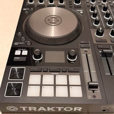 Native Instruments Traktor Kontrol S4 MK3 2024 image 4