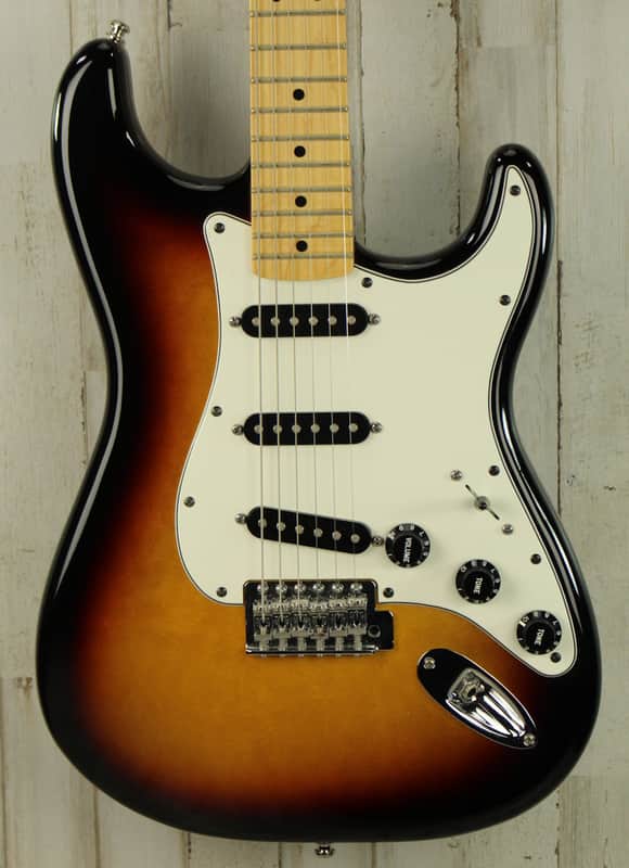 USED 2012 Fender Standard Stratocaster (214)