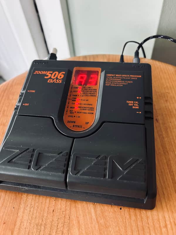 Zoom 506 Bass