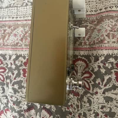Walrus Audio Julia Chorus / Vibrato V2 Limited Edition - Sweetwater 2021 - Gold image 4